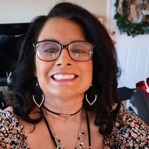 Meet your Posher, Angela